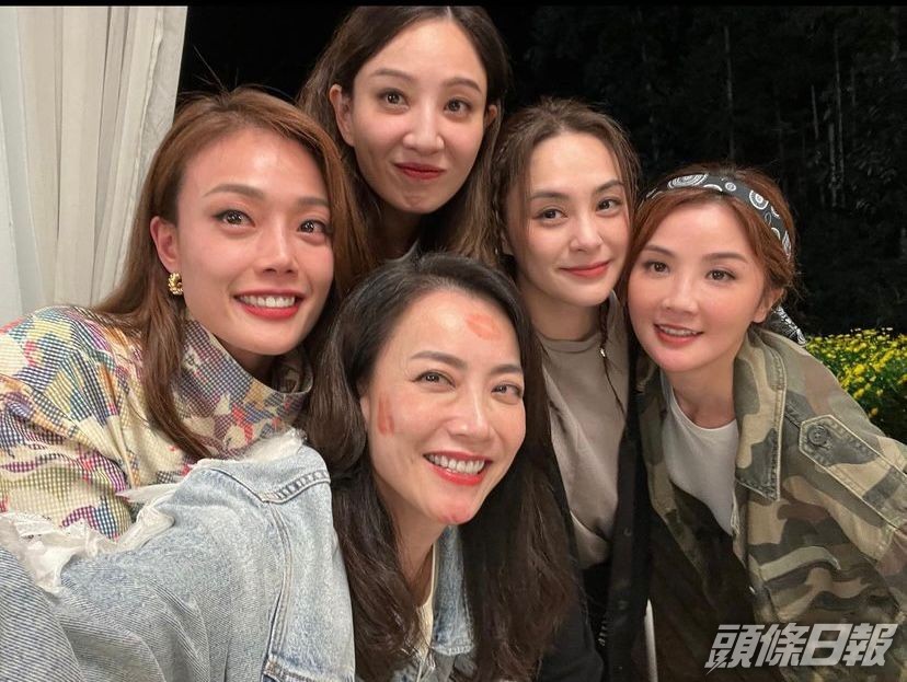Twins跟鄭希怡(後)和容祖兒(左)情如姊妹。